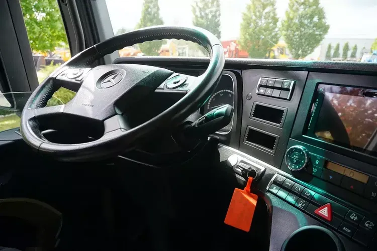 Mercedes Actros MP4 1851 Low Deck E6 StreamSpace / 8 sztuk zdjęcie 13