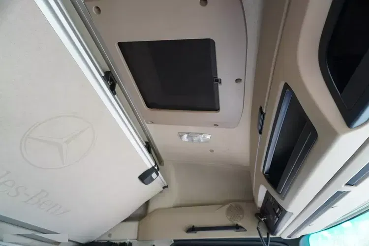 Mercedes Actros MP4 1851 Low Deck E6 StreamSpace / 8 sztuk zdjęcie 15