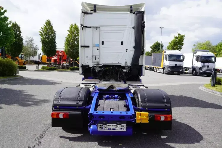 Mercedes Actros MP4 1851 Low Deck E6 StreamSpace / 8 sztuk zdjęcie 4