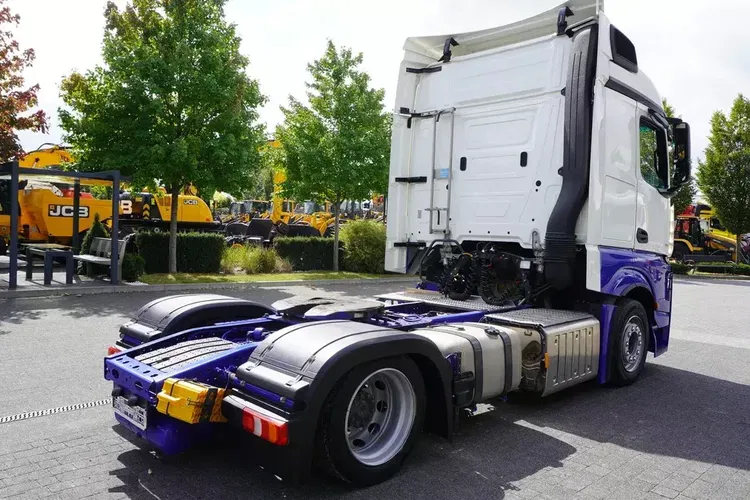 Mercedes Actros MP4 1851 Low Deck E6 StreamSpace / 8 sztuk zdjęcie 5