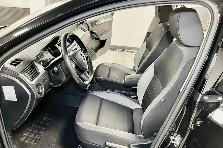 Skoda RAPID 1.0 TSI 110KM na pasku Sportsitze Navi GPS LED Halogeny SALON POLSKI zdjęcie 12