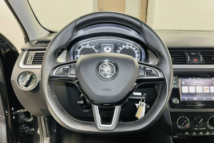 Skoda RAPID 1.0 TSI 110KM na pasku Sportsitze Navi GPS LED Halogeny SALON POLSKI zdjęcie 14