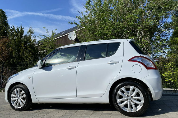 Suzuki Swift Niski oryginalny przebieg zdjęcie 24
