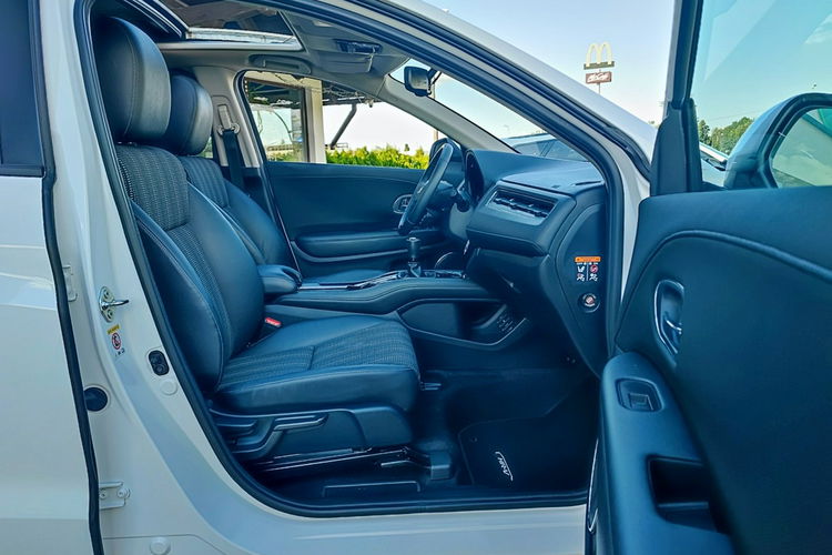 Honda HR-V Executive + 1.6 + serwis + oryginał biała perła zdjęcie 11