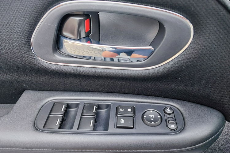 Honda HR-V Executive + 1.6 + serwis + oryginał biała perła zdjęcie 17