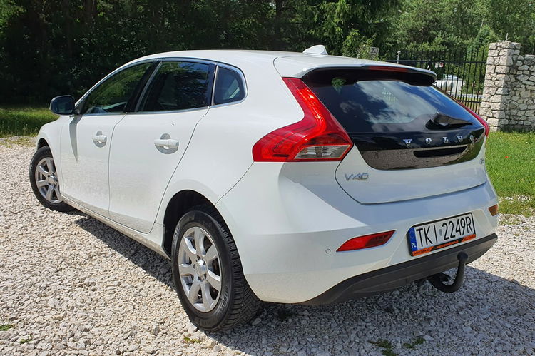 Volvo V40 2.0 D2 120KM # Momentum # Navi # Climatronic # Skóra # BIAŁY zdjęcie 4