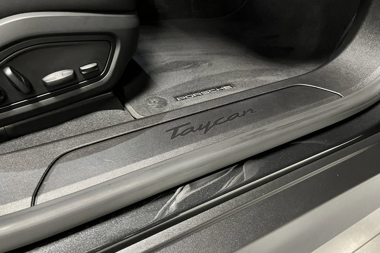 Porsche Taycan 476KM SPORT TURISMO Performance Plus 93.4 kWh Alu 20 Turbo AppleCar zdjęcie 20