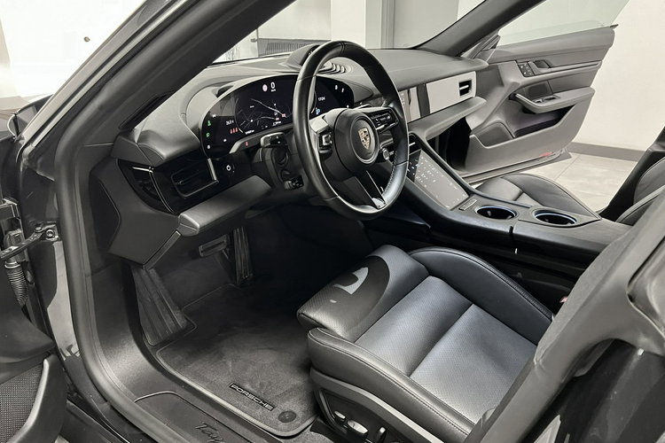 Porsche Taycan 476KM SPORT TURISMO Performance Plus 93.4 kWh Alu 20 Turbo AppleCar zdjęcie 29