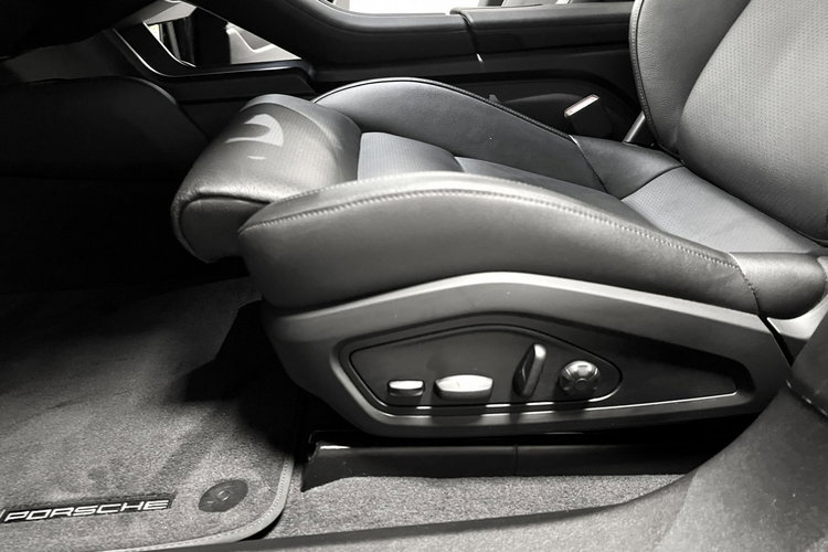 Porsche Taycan 476KM SPORT TURISMO Performance Plus 93.4 kWh Alu 20 Turbo AppleCar zdjęcie 30