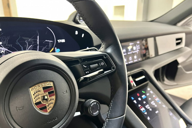 Porsche Taycan 476KM SPORT TURISMO Performance Plus 93.4 kWh Alu 20 Turbo AppleCar zdjęcie 31