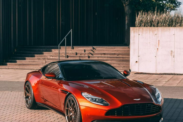 DB11 ASTON MARTIN DB11 5.2L 608HP V12 COUPE VOSSEN WYDECH OBNIŻONY CINNABAR zdjęcie 11