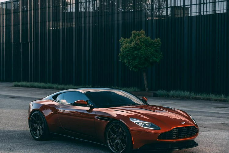 DB11 ASTON MARTIN DB11 5.2L 608HP V12 COUPE VOSSEN WYDECH OBNIŻONY CINNABAR zdjęcie 12