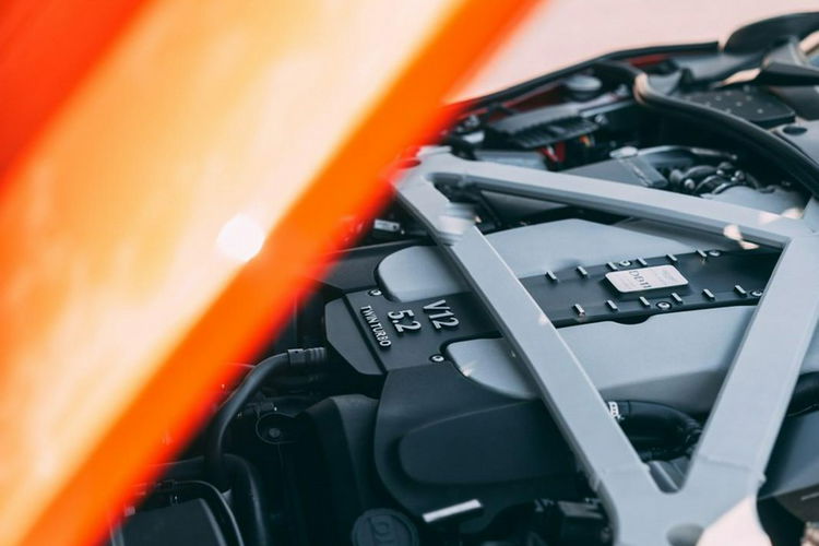 DB11 ASTON MARTIN DB11 5.2L 608HP V12 COUPE VOSSEN WYDECH OBNIŻONY CINNABAR zdjęcie 24