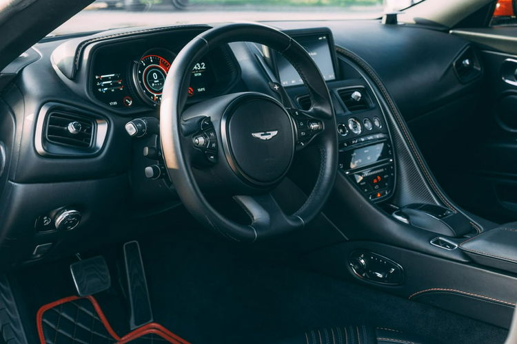 DB11 ASTON MARTIN DB11 5.2L 608HP V12 COUPE VOSSEN WYDECH OBNIŻONY CINNABAR zdjęcie 28