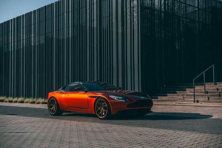 DB11 ASTON MARTIN DB11 5.2L 608HP V12 COUPE VOSSEN WYDECH OBNIŻONY CINNABAR zdjęcie 4