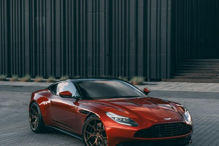 DB11 ASTON MARTIN DB11 5.2L 608HP V12 COUPE VOSSEN WYDECH OBNIŻONY CINNABAR zdjęcie 5