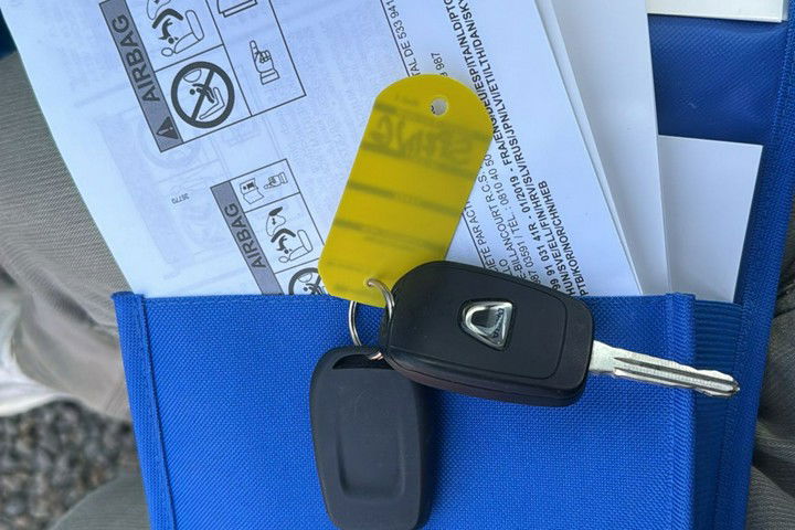 Dacia spring klima, automat, kamera, 14tyskm zdjęcie 8