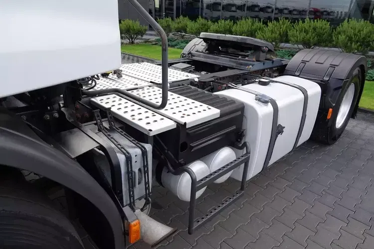 Renault PREMIUM 460 DXI / PEŁNY ADR / NISKA KABINA / SPROWADZONA / WAGA: 6600 KG / zdjęcie 9