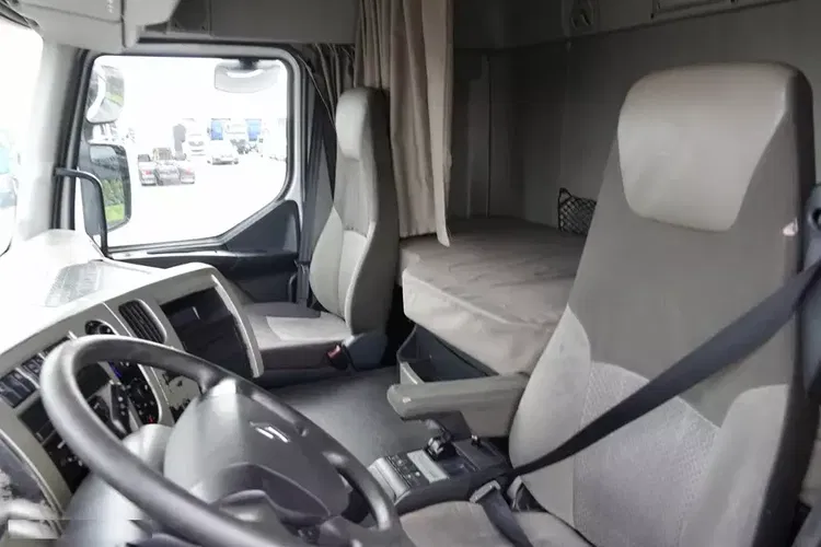 Renault PREMIUM 460 DXI / PEŁNY ADR / NISKA KABINA / SPROWADZONA / WAGA: 6600 KG / zdjęcie 18
