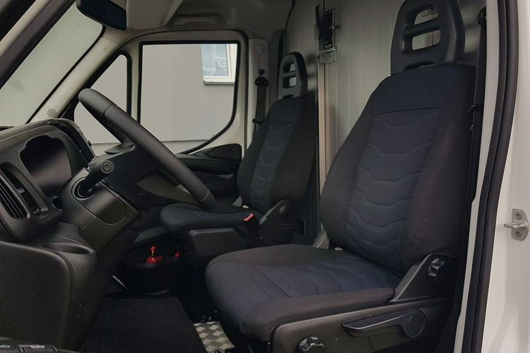 Iveco Daily KONTENER NISKOPODŁOGOWY 4.31x2.23x2.42 KLIMA SKLEP FOODTRUCK KAMPER zdjęcie 6