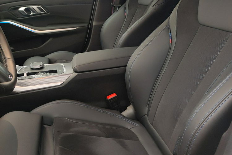 BMW Seria 3 320i M PRO, Podgrzewane Fotele Tempomat Dostęp Komfort Widescreen LEDy zdjęcie 13