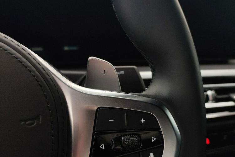 BMW Seria 3 320i M PRO, Podgrzewane Fotele Tempomat Dostęp Komfort Widescreen LEDy zdjęcie 14
