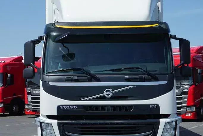 Volvo FM / 370 / EURO 6 / CHŁODNIA + WINDA / 22 PALETY / OŚ SKRĘTNA / DOPPEL STOCK zdjęcie 16