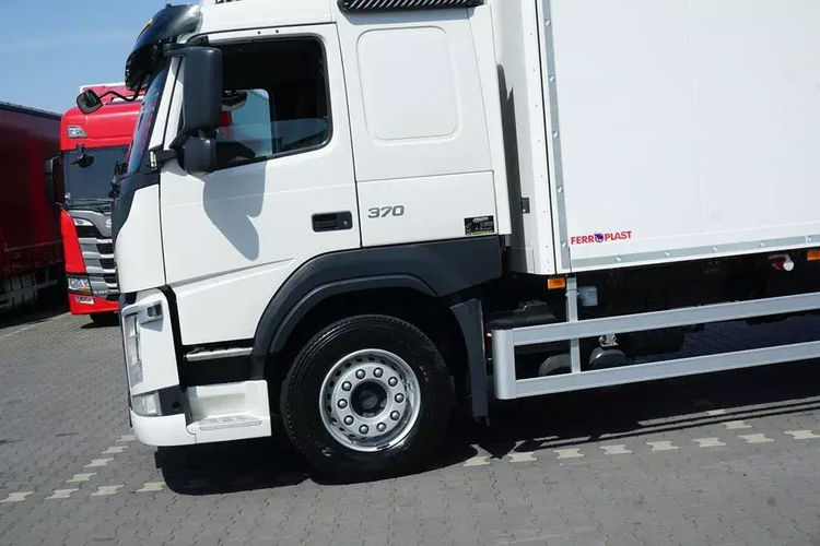 Volvo FM / 370 / EURO 6 / CHŁODNIA + WINDA / 22 PALETY / OŚ SKRĘTNA / DOPPEL STOCK zdjęcie 18