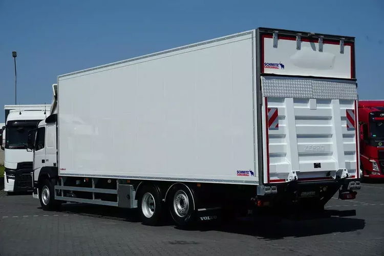 Volvo FM / 370 / EURO 6 / CHŁODNIA + WINDA / 22 PALETY / OŚ SKRĘTNA / DOPPEL STOCK zdjęcie 6