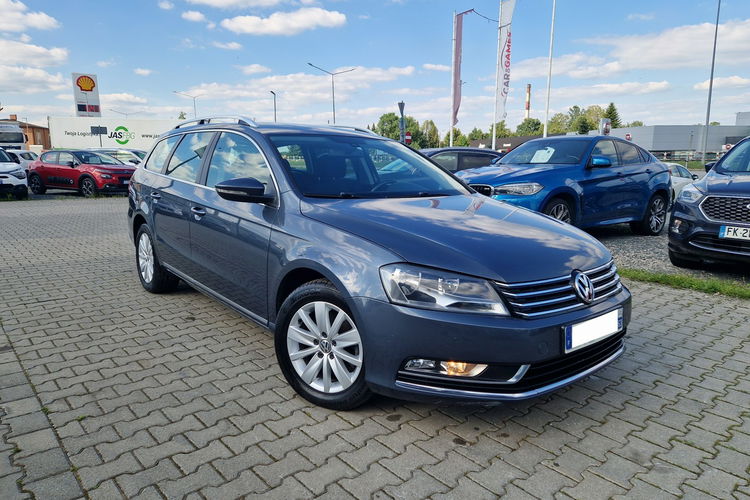 Passat Volkswagen Passat DSG Doinwestowany Czujniki Rolety Auto-Hold Navi zdjęcie 4