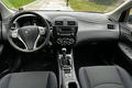 samochód osobowy Nissan zdjęcie 7