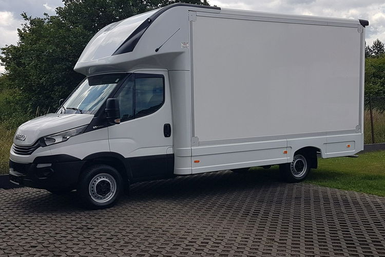 Iveco Daily KONTENER NISKOPODŁOGOWY 4.31x2.24x2.42 SKLEP FOODTRUCK KAMPER KLIMA zdjęcie 1