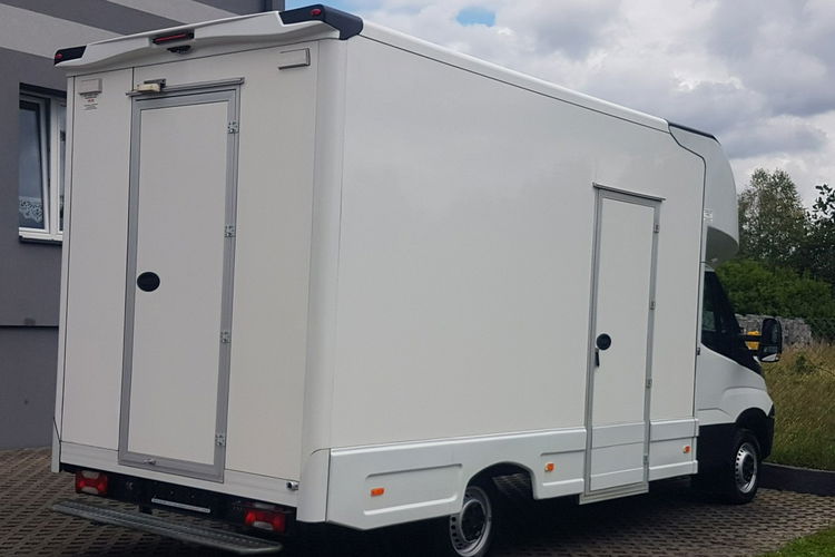 Iveco Daily KONTENER NISKOPODŁOGOWY 4.31x2.24x2.42 SKLEP FOODTRUCK KAMPER KLIMA zdjęcie 4