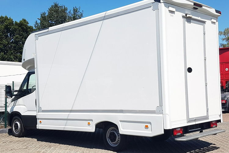 Iveco Daily KONTENER NISKOPODŁOGOWY 4.31x2.24x2.42 SKLEP FOODTRUCK KAMPER KLIMA zdjęcie 3