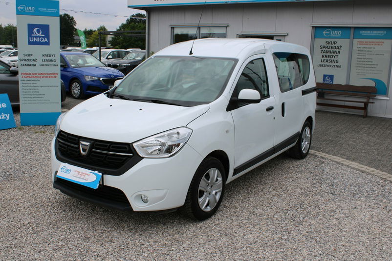 samochód osobowy Dacia zdjęcie 1