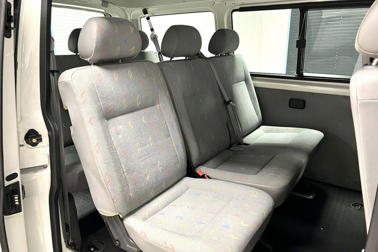 Volkswagen Transporter 1.9 TDI 105KM Multivan 9 osobowy BDB Stan El. Szyby Opłaty na rok PL zdjęcie 12