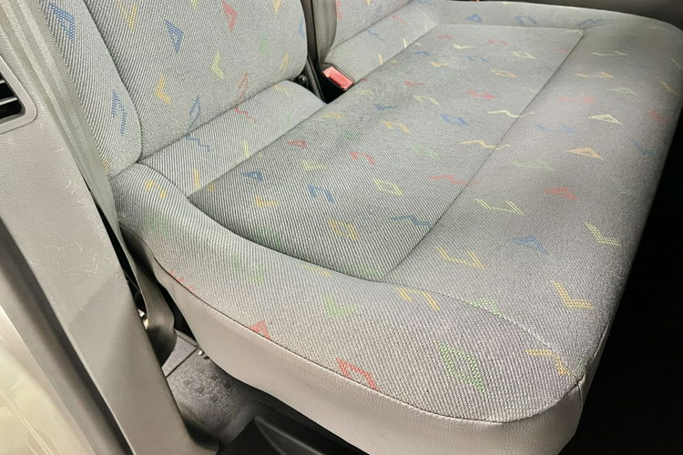 Volkswagen Transporter 1.9 TDI 105KM Multivan 9 osobowy BDB Stan El. Szyby Opłaty na rok PL zdjęcie 16
