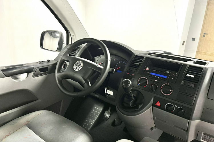 Volkswagen Transporter 1.9 TDI 105KM Multivan 9 osobowy BDB Stan El. Szyby Opłaty na rok PL zdjęcie 17