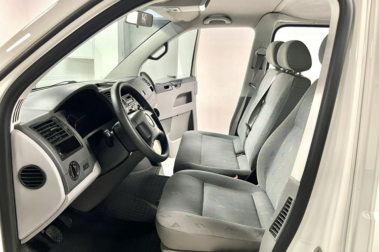Volkswagen Transporter 1.9 TDI 105KM Multivan 9 osobowy BDB Stan El. Szyby Opłaty na rok PL zdjęcie 23