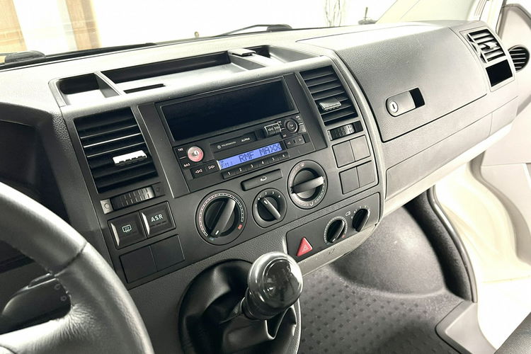 Volkswagen Transporter 1.9 TDI 105KM Multivan 9 osobowy BDB Stan El. Szyby Opłaty na rok PL zdjęcie 25