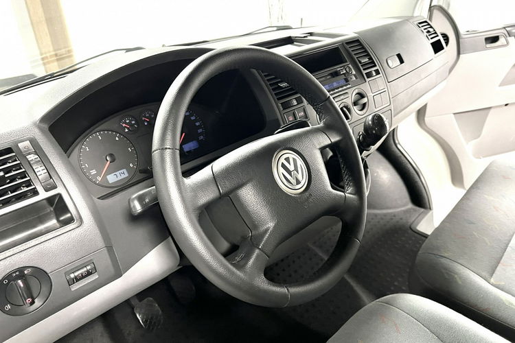 Volkswagen Transporter 1.9 TDI 105KM Multivan 9 osobowy BDB Stan El. Szyby Opłaty na rok PL zdjęcie 27