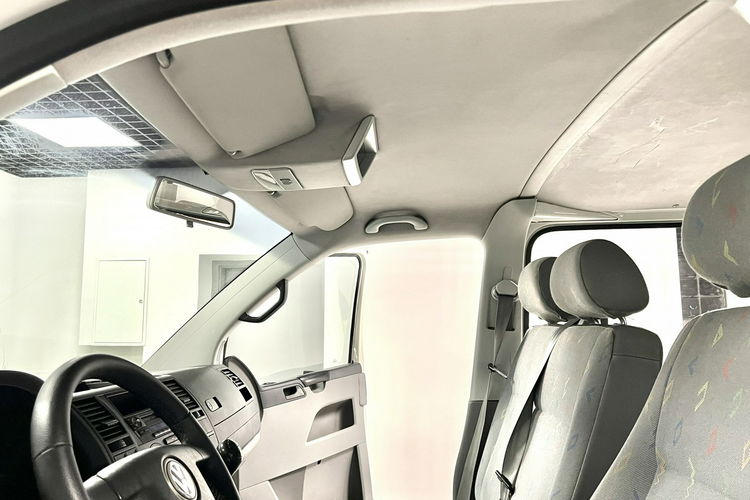 Volkswagen Transporter 1.9 TDI 105KM Multivan 9 osobowy BDB Stan El. Szyby Opłaty na rok PL zdjęcie 28