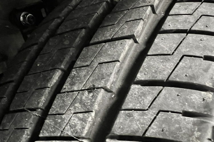 Volkswagen Transporter 1.9 TDI 105KM Multivan 9 osobowy BDB Stan El. Szyby Opłaty na rok PL zdjęcie 8