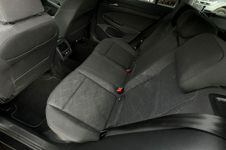 Volkswagen Golf 2.0tdi automat wirtualny kokpit nawigacja serwis aso piękny stan gwara zdjęcie 24