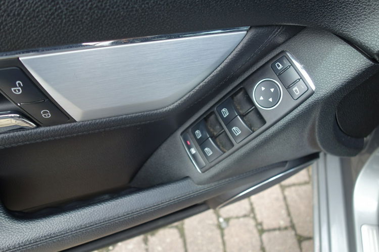 Mercedes C 180 C180 156KM LPG Skóry Automat Klimatronic Gaz zdjęcie 23