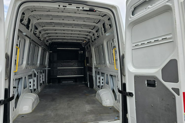 Volkswagen Crafter 2.0 TDi 140KM 4MOTION 4x4 L4H2 / Bezwypadkowy / zdjęcie 13