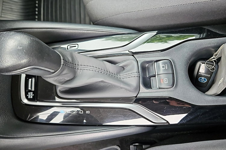 Toyota Corolla 1.8 HSD 122KM COMFORT STYLE TECH, salon Polska, gwarancja, FV23% zdjęcie 17