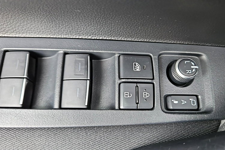 Toyota Corolla 1.8 HSD 122KM COMFORT STYLE TECH, salon Polska, gwarancja, FV23% zdjęcie 20