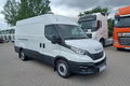 samochód dostawczy Iveco zdjęcie 2