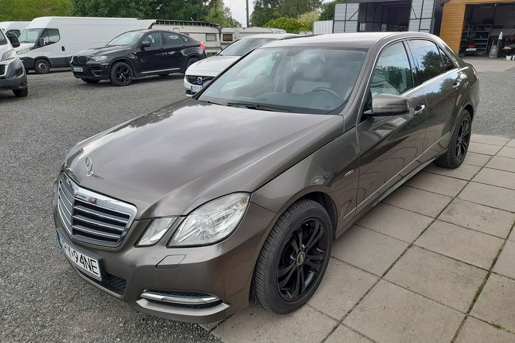 Mercedes E 200 Zarejestrowany I ubezpieczony zdjęcie 2